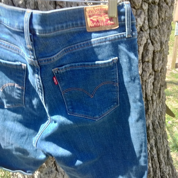 Levi's Pants - 👀 Big Discount!👀Levi Shorts in size 31